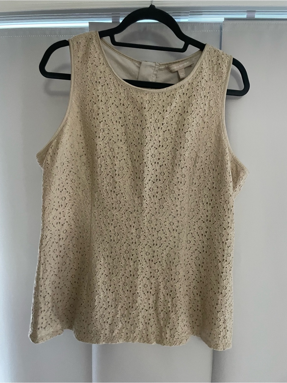 Banana Republic Cream Lace Sleeveless Camisole